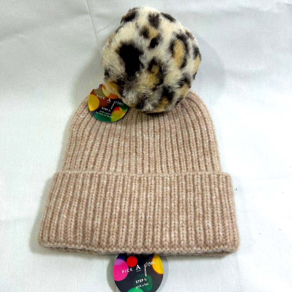 Anthropologie Pick-a-Pom knit hat, beige/camel, leopard snap-on removable pompom